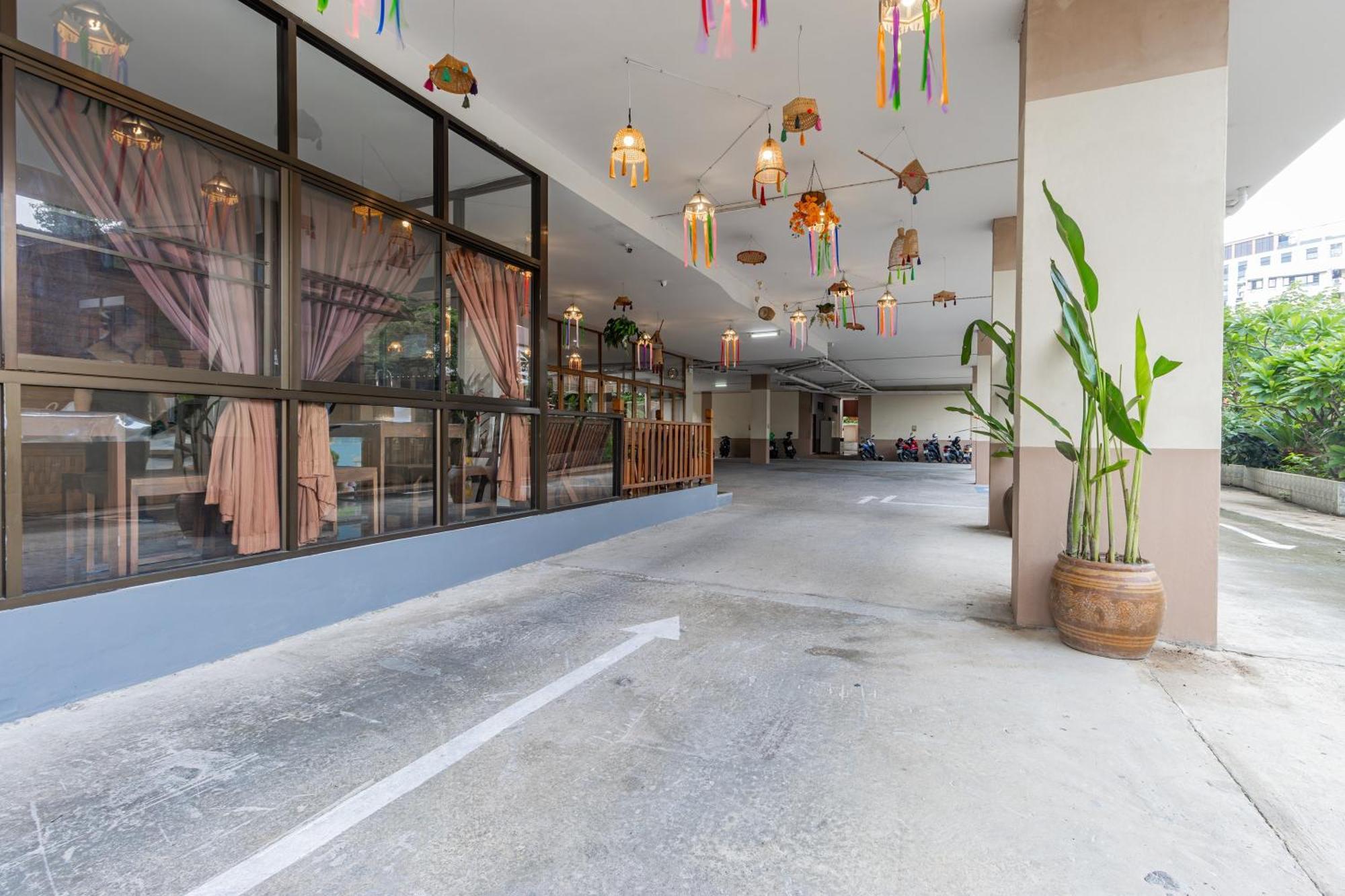 Budget Stars Hotel Чиангмай Екстериор снимка